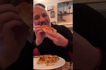 Burgers and Hotdogs in Paris!