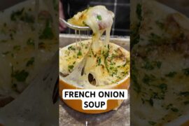 French Onion Soup (recipe in description) ￼#goodeats #goodsoup #frenchonionsoup #cookingfun #recipe