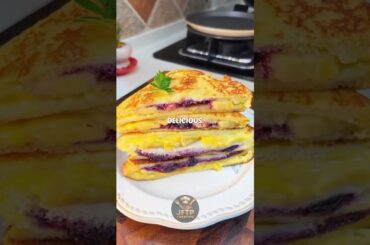 Cheesy Banana Blueberry French Toast | Easy 10 Minute Breakfast #Shorts