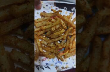 aalu ke French 🍟#potato 🥔#YouTube#yummy 😋😋#french fries 🍟#happiness 😊#mamma ke hath ke 🍟😍😍😍😍😍