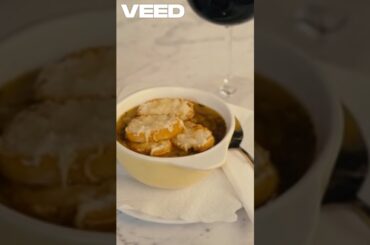 Deep flavor, melted cheese, pure comfort 🤎✨French onion soup done the classic way!