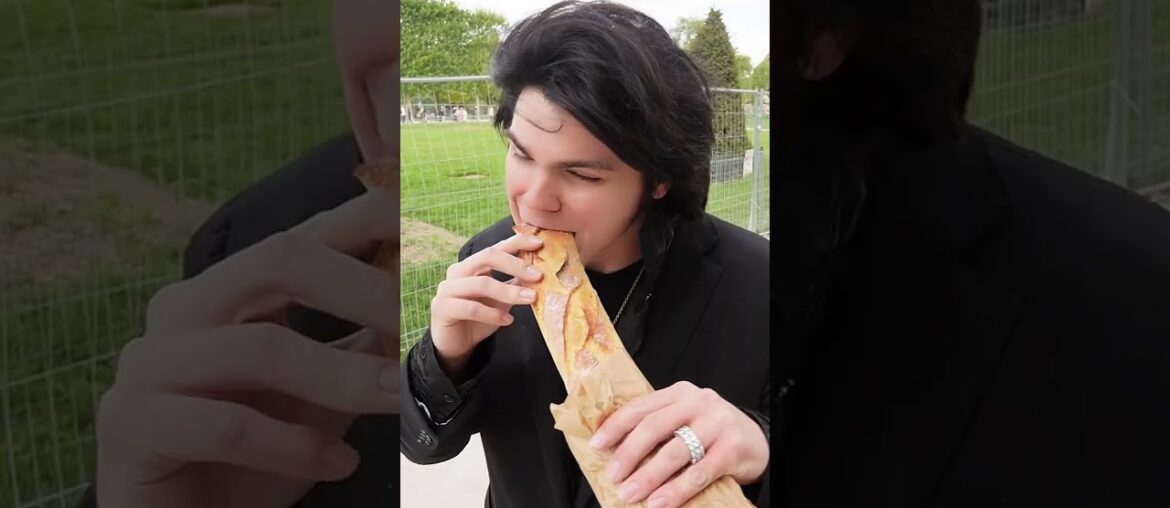 French Baguette 🇫🇷🥖 VS My Special Glass Of Water 💧💦 #france #eiffeltower #baguette #water #fun