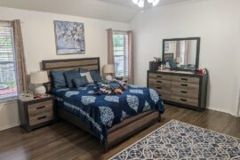 Master bedroom Bed between window or wall (behind is bathroom)