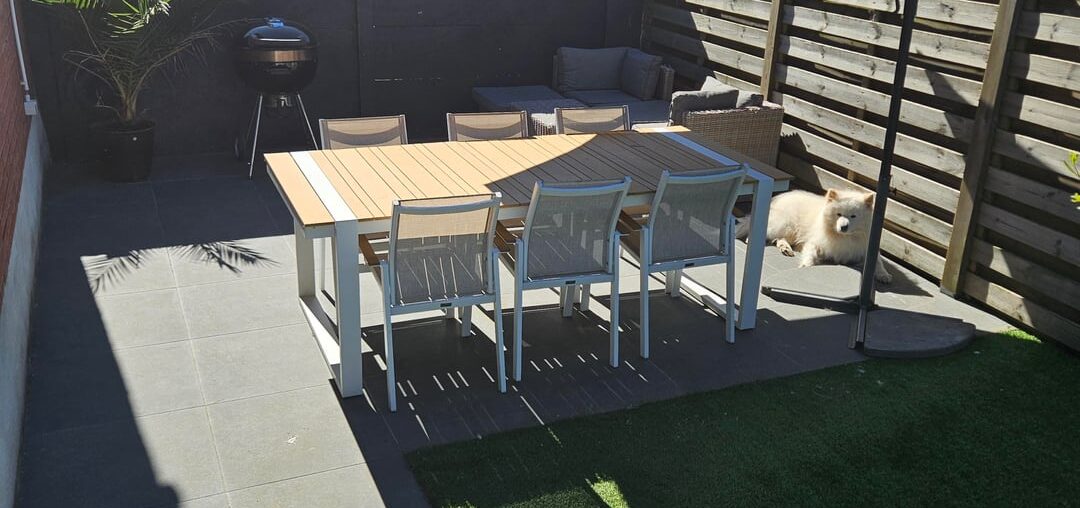 Im lost on garden furniture positioning