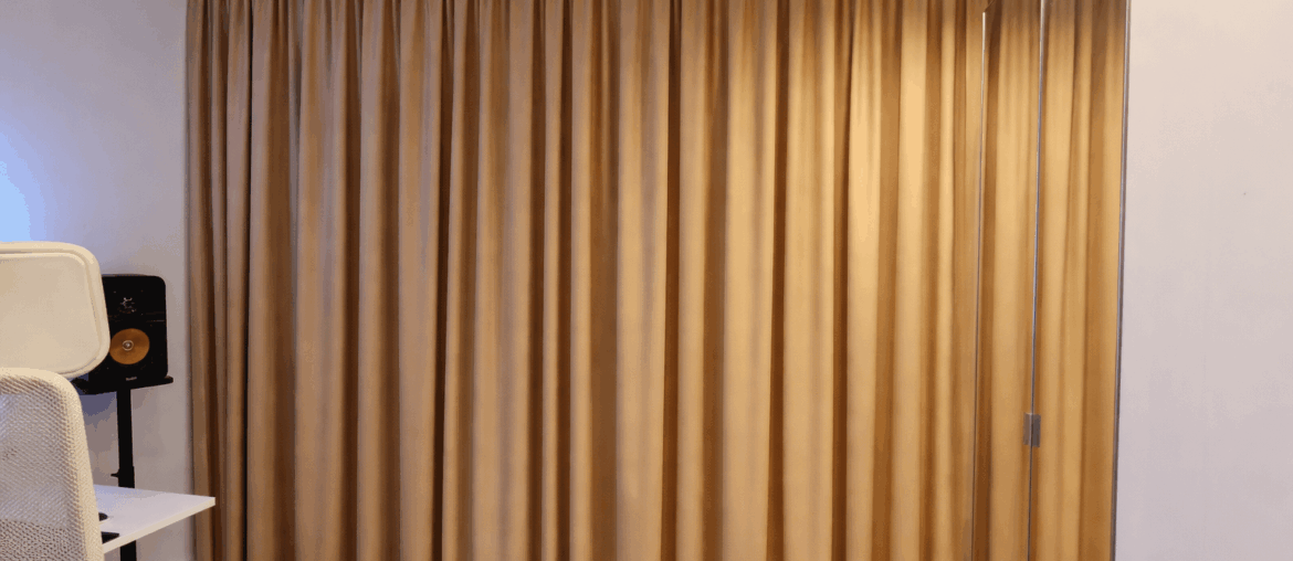 Decided to go for the Light-Beige on Blackout-Curtains for the Room, do they look ok?