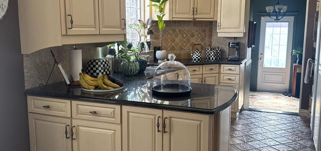 Cabinets- what colour?