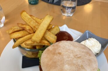 crispy chicken burger & fries