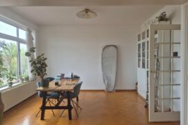 How to position organic mirror on wall?