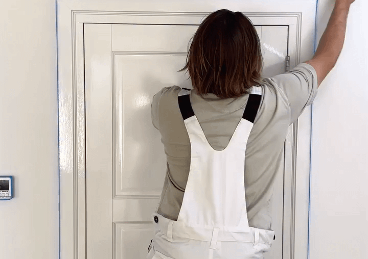 Who tf has straight walls lIke this?