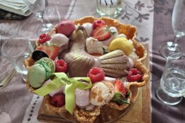 Dessert pâtisserie : panier de pâques