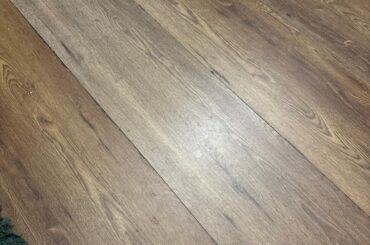 Como descobrir se esse piso é laminado ou vinílico?