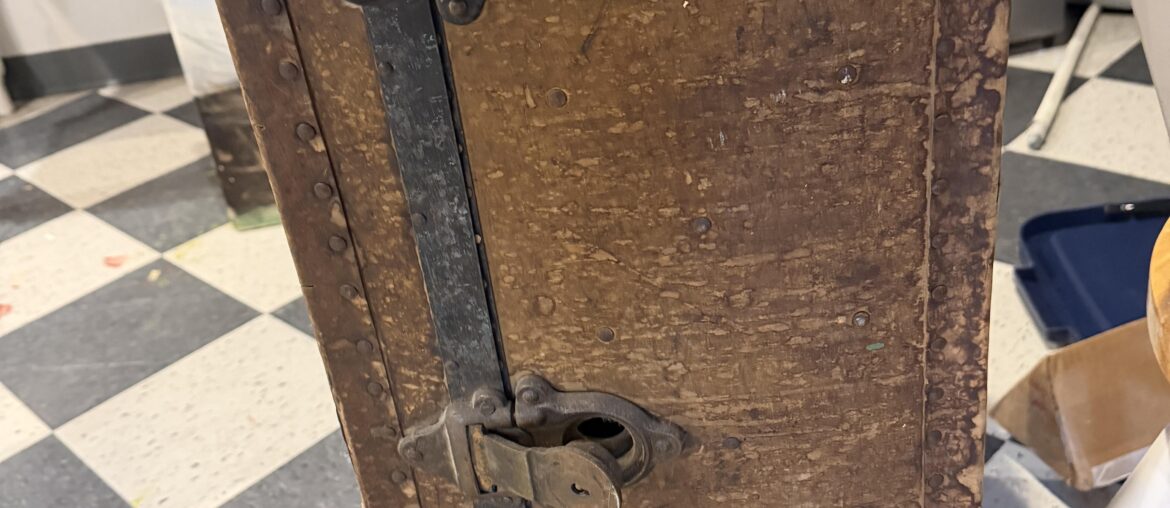 grandfather’s trunk from WWII— how to incorporate? grandfather’s trunk from WWII— how to incorporate?