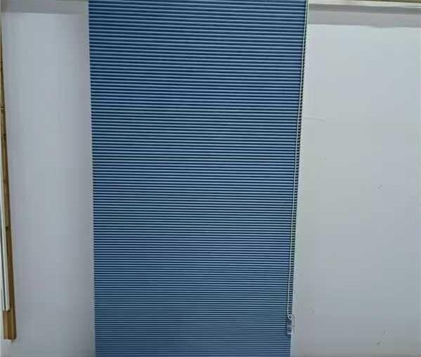 what color curtains goes well with these cellular shades?