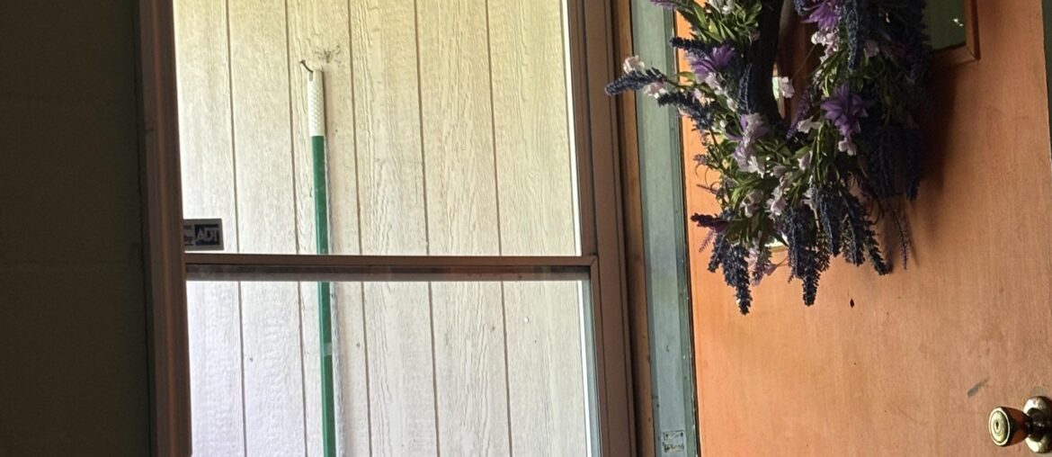 How to decorate this weird part of my porch?