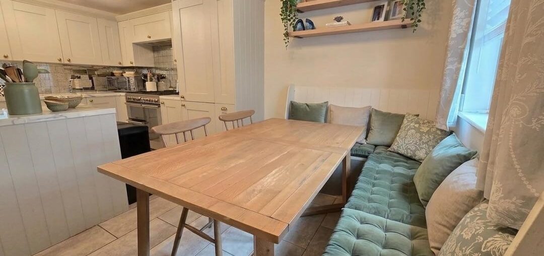 Which of these colour schemes looks better for my kitchen?