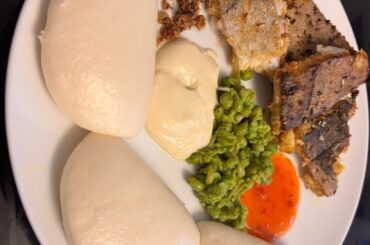 Curry coconut haddock and bay buns with smashed pea salsa, sweet chilli sauce n roasted garlic aioli.