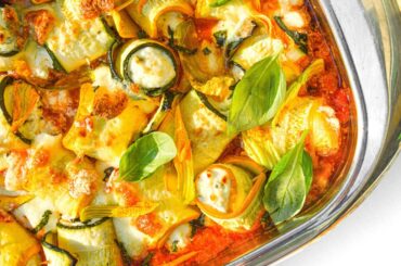 Involtini di zucchine con ricotta e menta -  zucchini rolls stuffed with ricotta, mint & lemon zest baked in a tomato and basil sauce