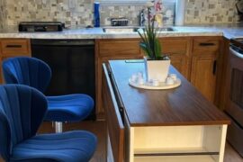 Which color bar stools for kitchen?