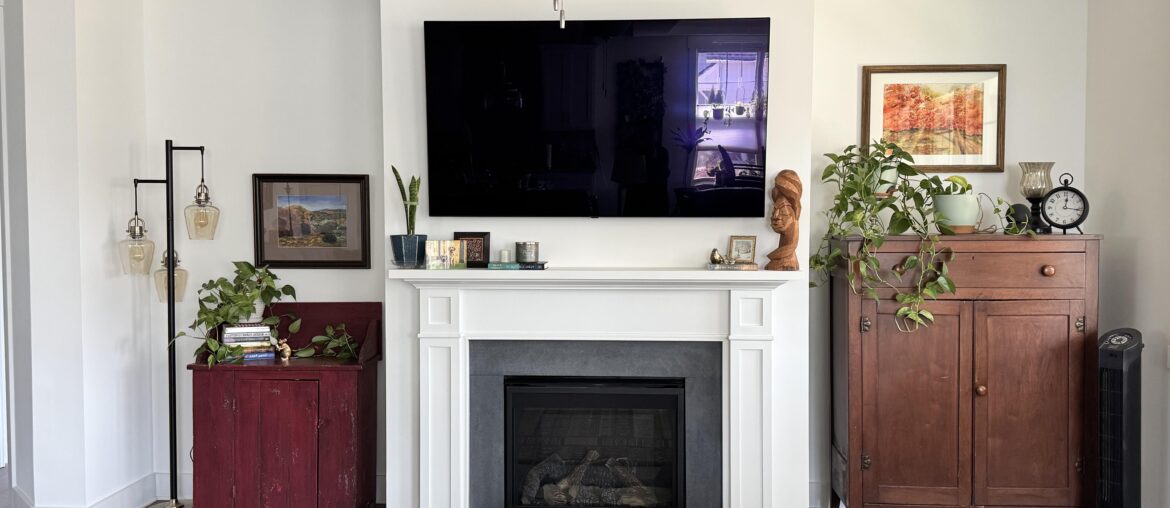 How to improve this space without adding built ins? How to improve this space without adding built ins?