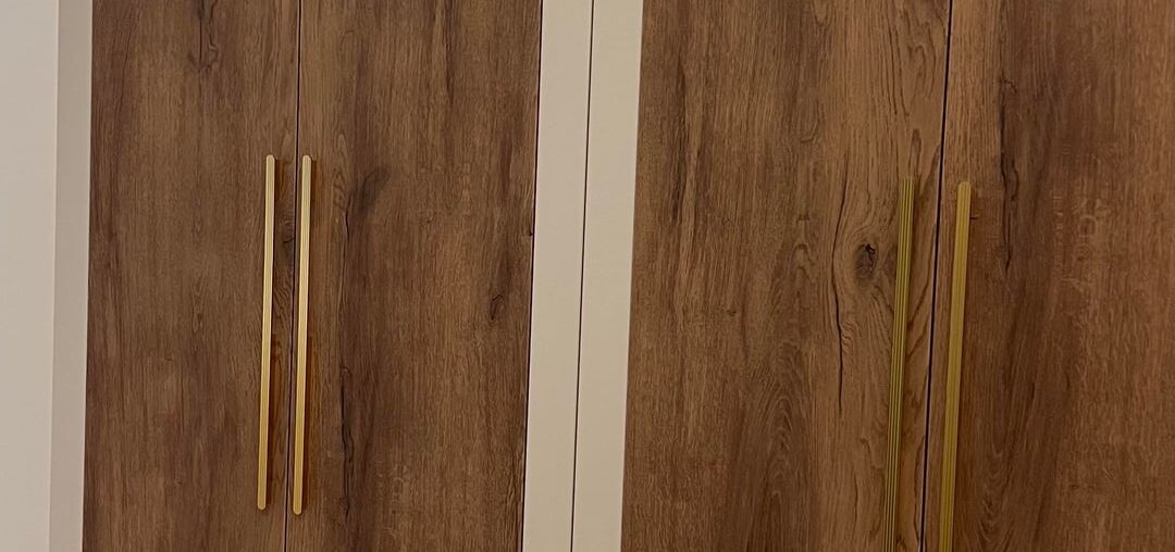 Help ! Cream vs whiteish/off-white