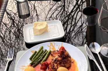 Harissa chicken, tomatoes, asparagus n baby news