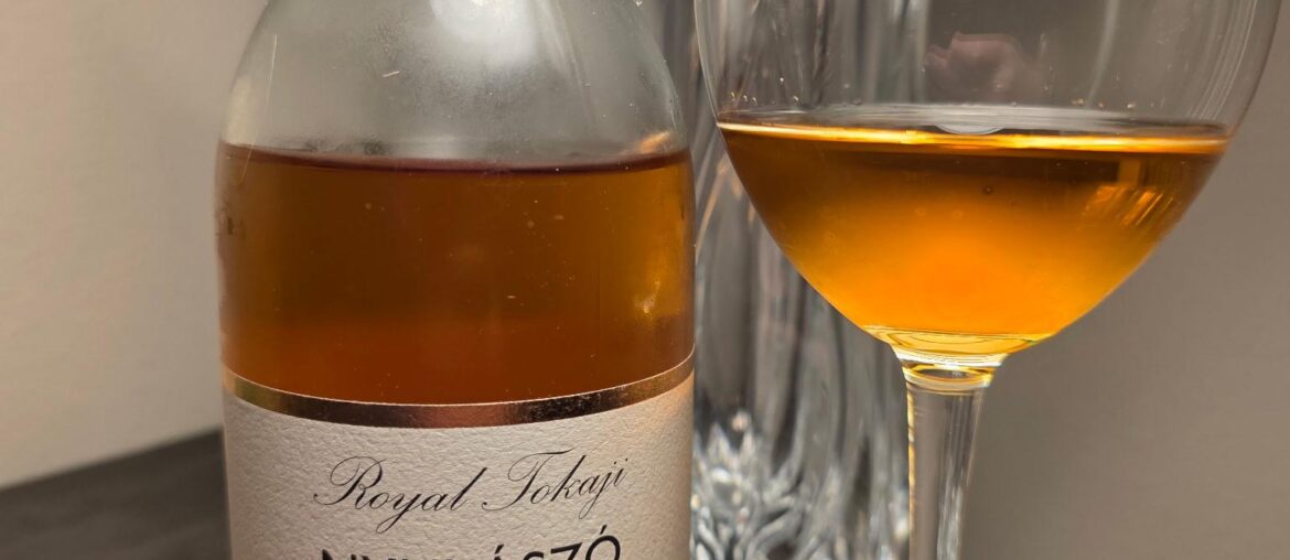 2016 Royal Tokaji Aszú 6 Puttonyos Nyulászó 2016 Royal Tokaji Aszú 6 Puttonyos Nyulászó