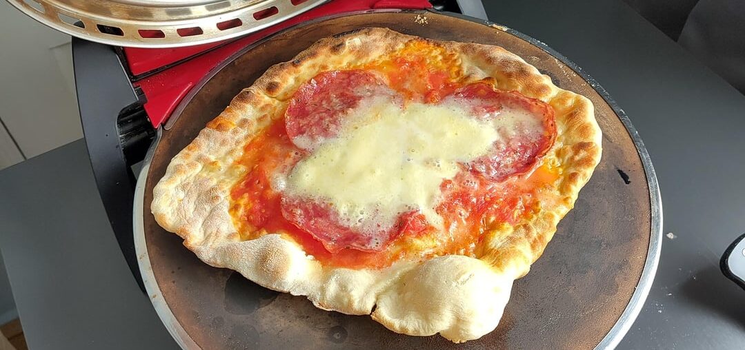 Spelt pizza, having fun with my Ferrari G3 oven