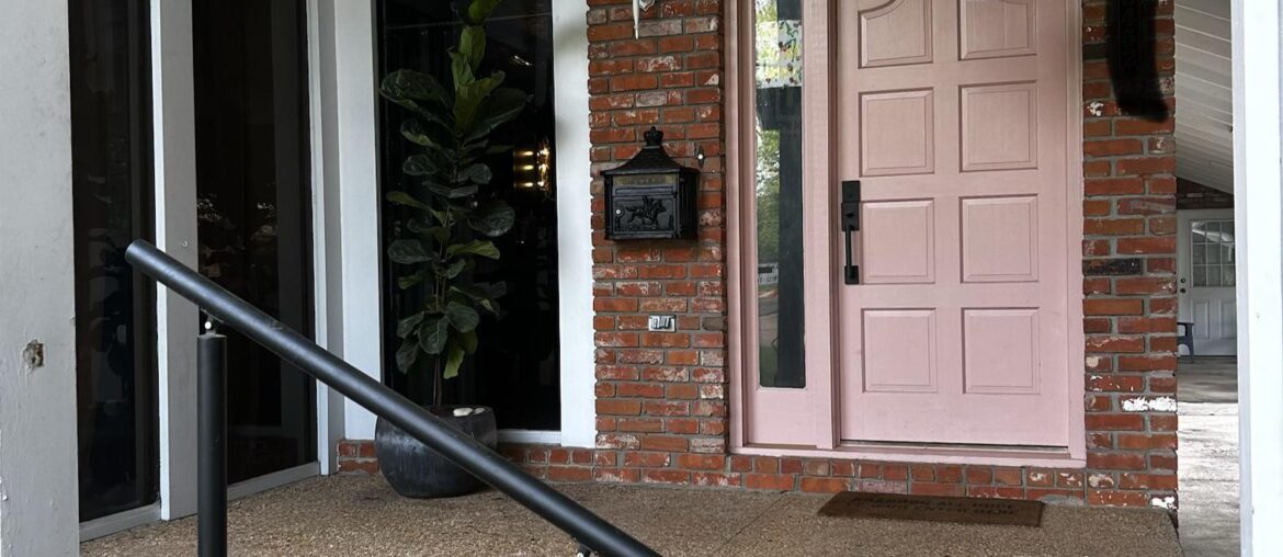 Porch decorating help