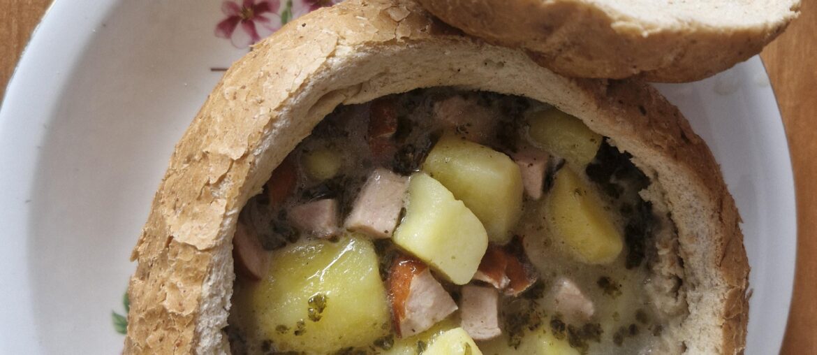 Żurek in bread