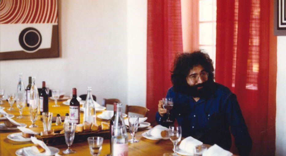 What’s Jerry drinking in this photo?