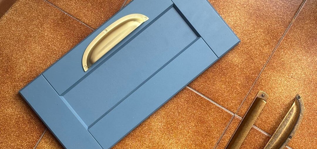 Bronze or gold handles?