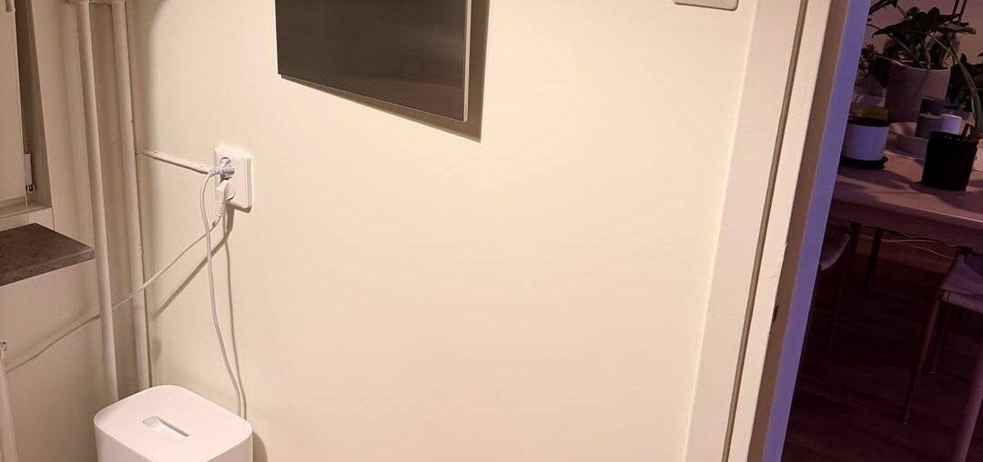 Which way to hang this metal board?