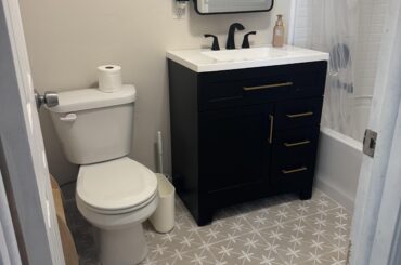 Help!! should I add pops of colors, or lean into neutrals. Decor? Thoughts? (Don’t want to paint)