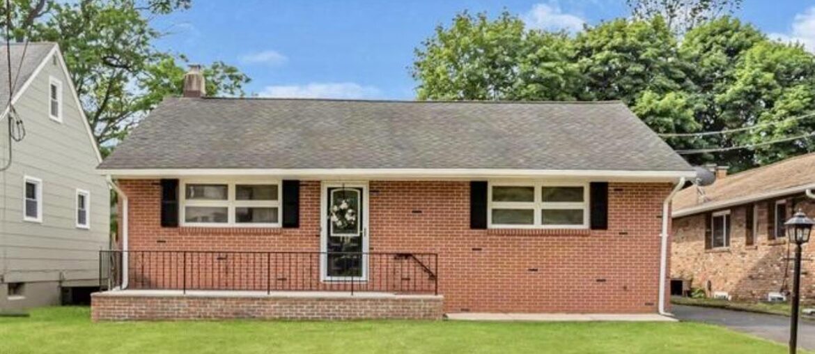 Help me with my plain house !