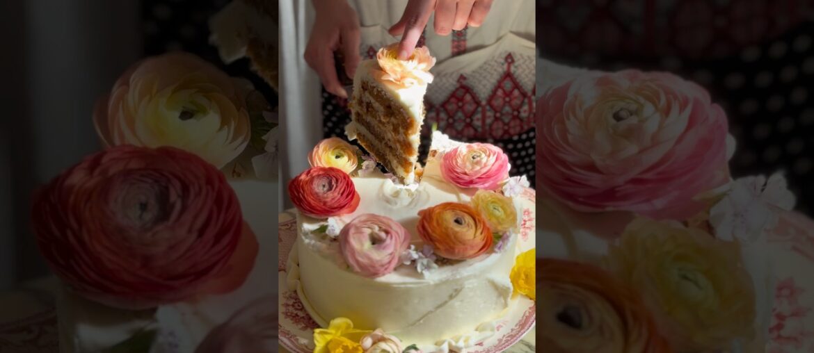 The perfect carrot cake for Easter! #paris #baking #recipe #easter #cake #carrotcake #cakerecipe