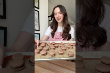 Macarons ☺️ I really have a love-hate relationship with these! Recipe on my substack 🍫