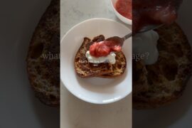 Sourdough French toast recipe 🍓🥰 #toast #sourdough #breakfast #breakfastideas #healthy