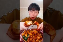 Another happy day#mukbang #Gourmet #prawns #French fries... #Shorts #drizzztrv5j