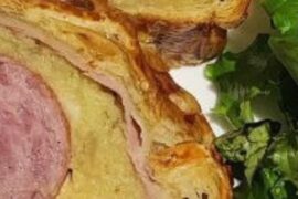 Saucisse purée en croute ..