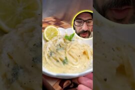 Butter, lemon, cheese, impastable to go wrong. #shorts #cooking #duet #food #reaction