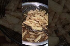 crispy french fries 🍟 #trending #food #recipe #cooking #foodie #search #easyrecipe #comfortfood
