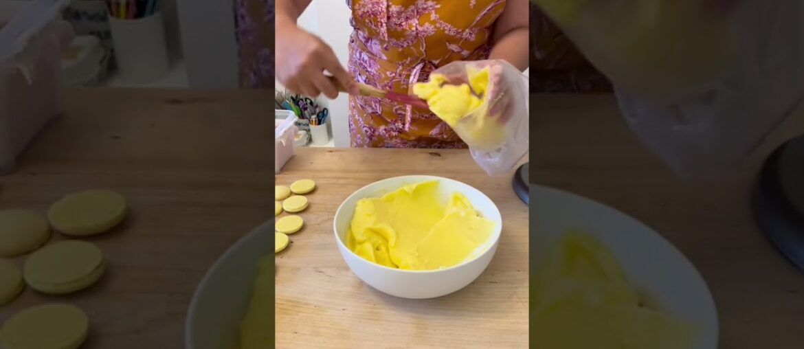 Lemon curd macarons the process! #macaron #frenchmacaron… #Shorts #mollyjwilk Lemon curd macarons the process! #macaron #frenchmacaron... #Shorts #mollyjwilk