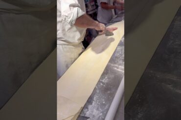 長〜い生地から作るフランスパンFrench Bread Made from Extra-Long Dough #food #marupoko #まるぽこ #グルメ #パン #大阪グルメ #フランス