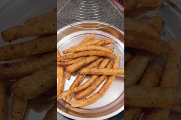 🍟 Aloo Se Banaye Super Crispy French Fries 😋 #foodshorts #minivlog #food #viralvideo #cooking #viral
