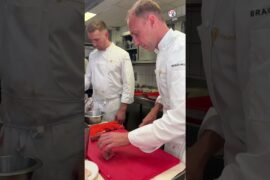 Dans les cuisines du restaurant Le Taillevent**