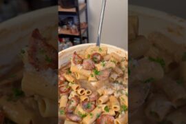 French onion chicken rigatoni recipe on screen! #easyrecipes #cooking #easyrecipes