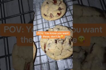 Chocolate chip pecan cookies 🍪🤤#gourmet #baking #cookies #cookielove #chocolate #chewycookies