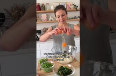 #HEALTHIER FRENCH QUICHE 🇫🇷 French food doesn't have to be all cream and butter. This healthier sal🍞