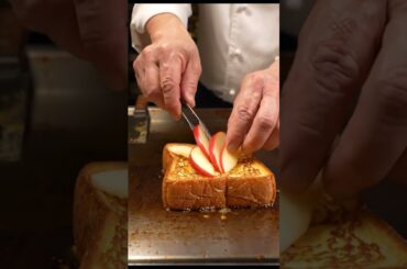 The Ultimate Custard-Filled Apple Brûlée Toast: Gourmet Street Food ASMR! 🍎🔥