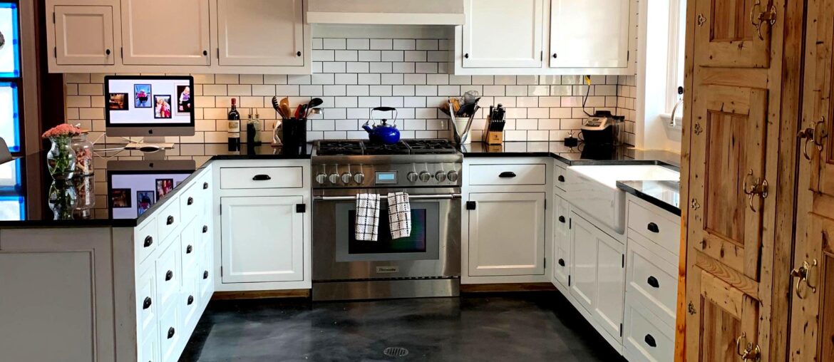 Husband built our new kitchen from scratch. So happy with how it turned out.